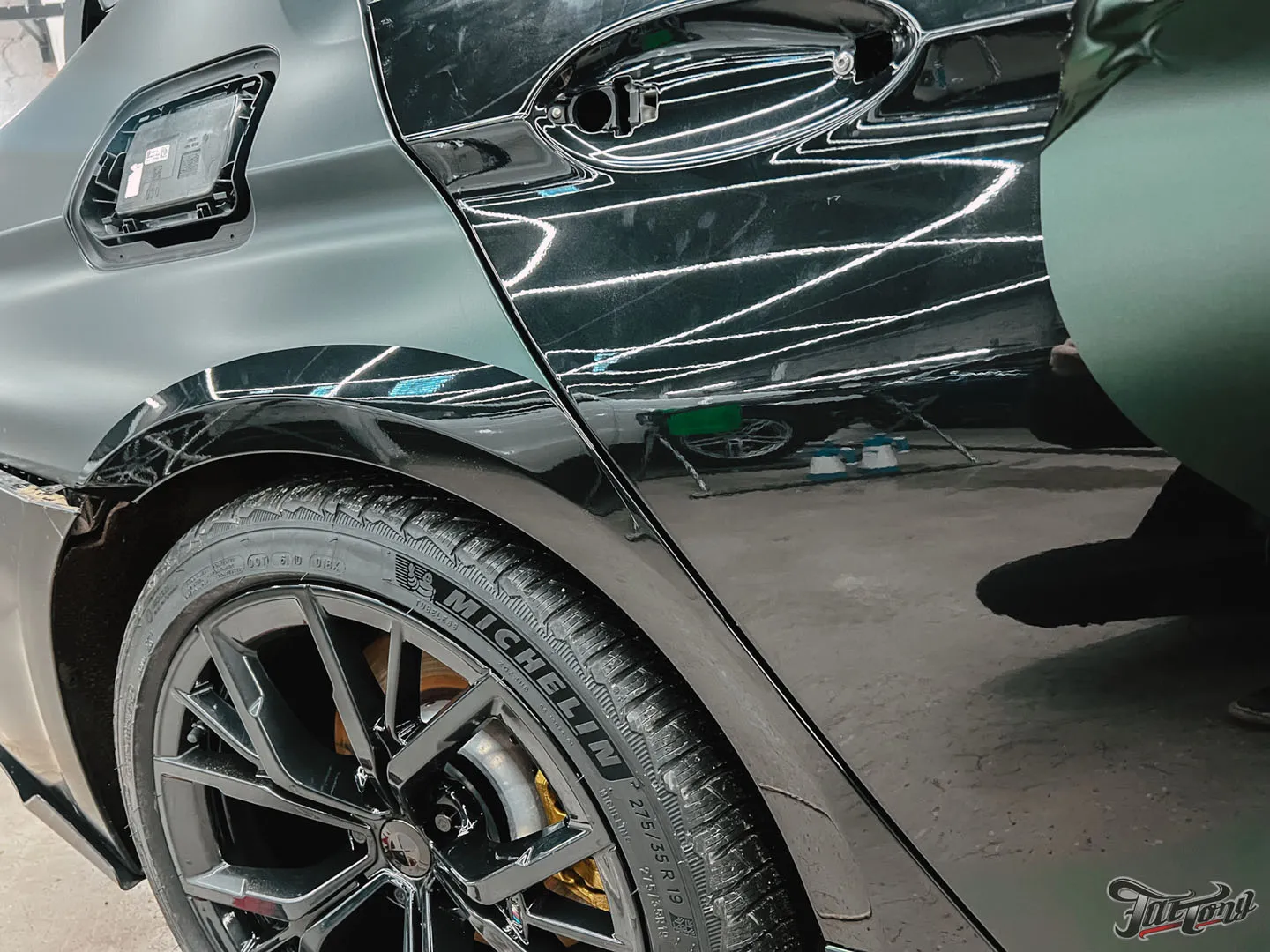 Частичная расклейка BMW 5 после ДТП. Как выглядит ЛКП под пленкой?!